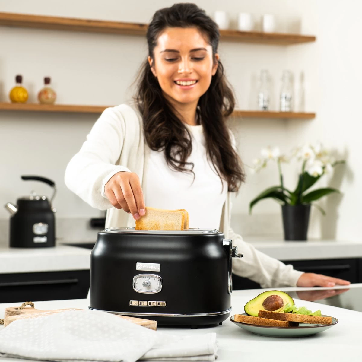 Westinghouse Retro Waterkoker + Broodrooster 2 Sleuven - Zwart 11 Westinghouse Retro Waterkoker + Broodrooster 2 Sleuven - Zwart - Afbeelding 9
