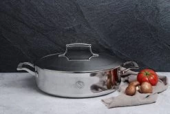 Saveur Selects Hapjespan Met Deksel Voyage - RVS - ø 30 Cm - Hoog - Zonder Anti-aanbaklaag 7 Saveur Selects Hapjespan Met Deksel Voyage - RVS - ø 30 Cm - Hoog - Zonder Anti-aanbaklaag -Keukenbenodigdheden Winkel 1200x800 1 1