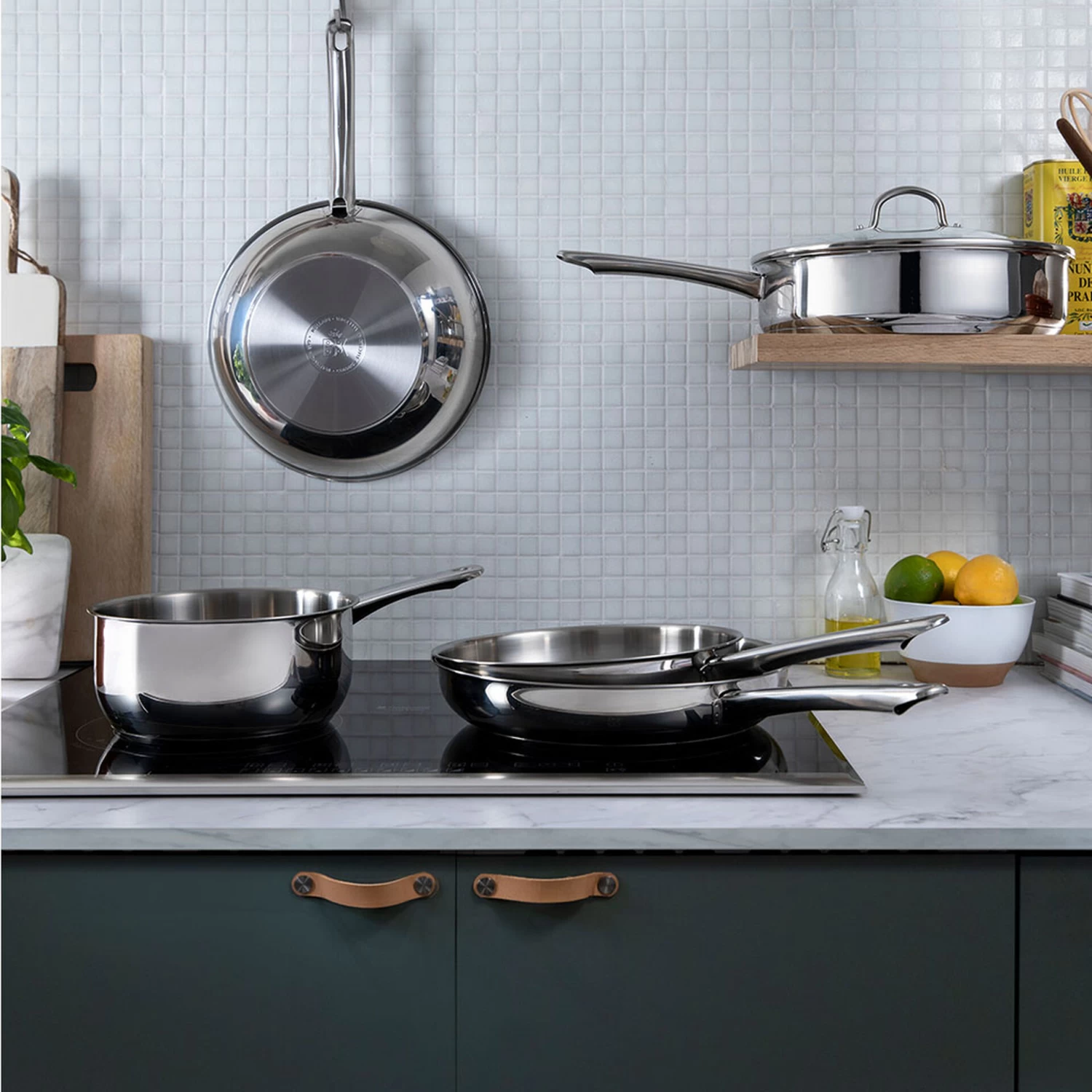 BK Hapjespan Met Deksel - Bright RVS - ø 28 Cm - Zonder Anti-aanbaklaag 7 BK Hapjespan Met Deksel - Bright RVS - ø 28 Cm - Zonder Anti-aanbaklaag - Afbeelding 5