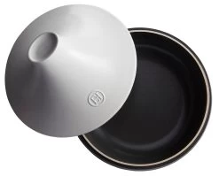 Emile Henry Tajine Delight - Zwart / Wit - Inductie - ø 33.5 Cm / 4 Liter 12 Emile Henry Tajine Delight - Zwart / Wit - Inductie - ø 33.5 Cm / 4 Liter -Keukenbenodigdheden Winkel 3289317766329 4