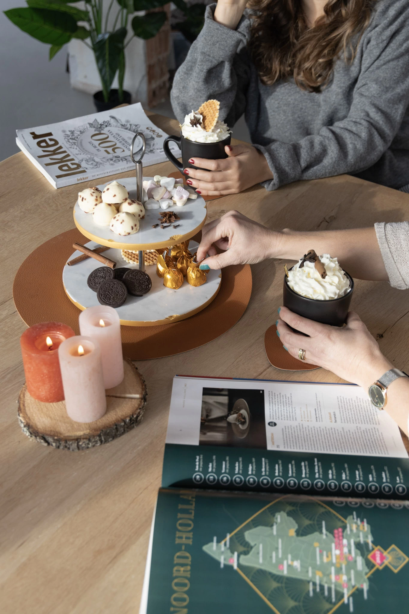 Jay Hill Etagere Marmer Goud 2-Laags 4 Jay Hill Etagere Marmer Goud 2-Laags - Afbeelding 2