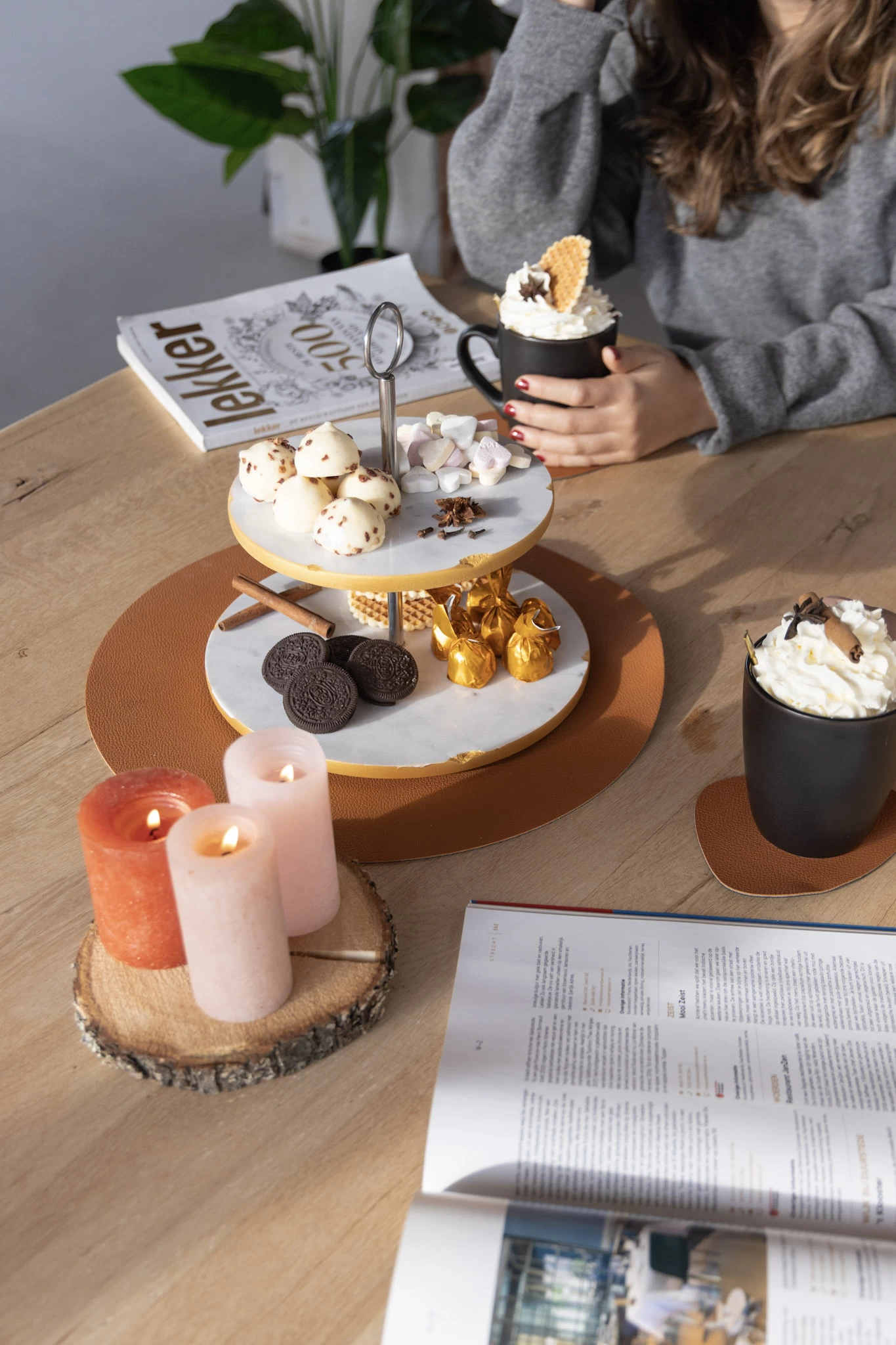 Jay Hill Etagere Marmer Goud 2-Laags 5 Jay Hill Etagere Marmer Goud 2-Laags - Afbeelding 3