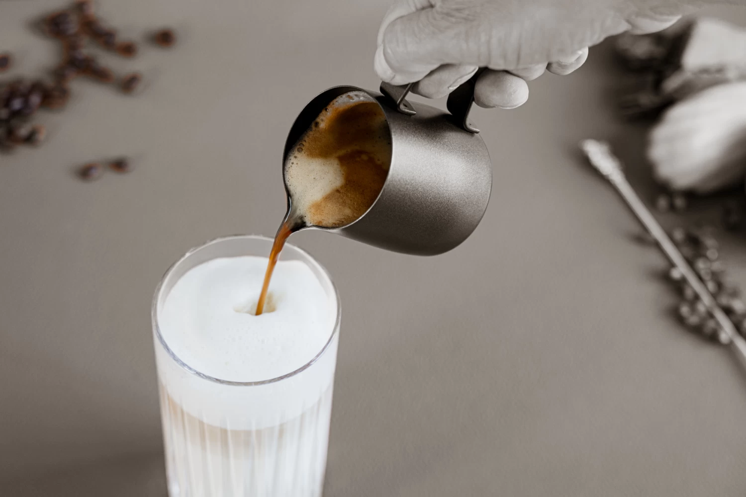 Jay Hill Schenkkannetje / Melkkannetje / Espresso Serveerkannetje - Zwart - 150 Ml 4 Jay Hill Schenkkannetje / Melkkannetje / Espresso Serveerkannetje - Zwart - 150 Ml - Afbeelding 2