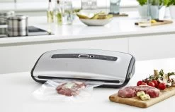 FoodSaver Vacumeermachine Urban Premium Plus - Zilver - FFS016/X -Keukenbenodigdheden Winkel FFS016X Lifestyle 14 5d36e11c7630e1.72546242 3