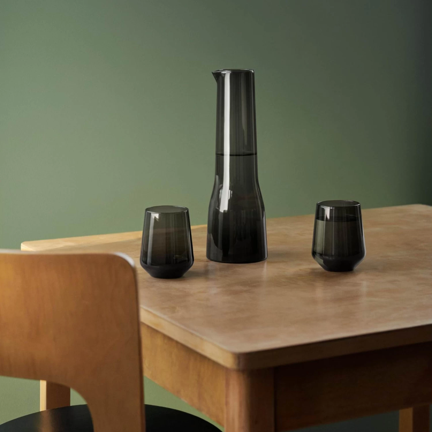 Iittala Karaf Essence - Donkergrijs - 1 Liter 4 Iittala Karaf Essence - Donkergrijs - 1 Liter - Afbeelding 2