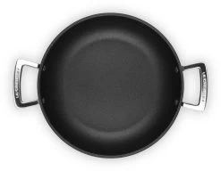 Le Creuset Hapjespan Met Deksel - Les Forgées TNS - ø 26 Cm / 2.7 Liter - Standaard Anti-aanbaklaag -Keukenbenodigdheden Winkel LC 20190624 ZS PS FS 51107260010502 005