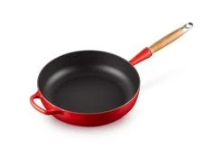 Le Creuset Hapjespan Signature - Kersenrood - ø 28 Cm / 3.6 Liter- Geëmailleerde Anti-aanbaklaag -Keukenbenodigdheden Winkel LC 20210721 HL PS FS 20259280600422 002