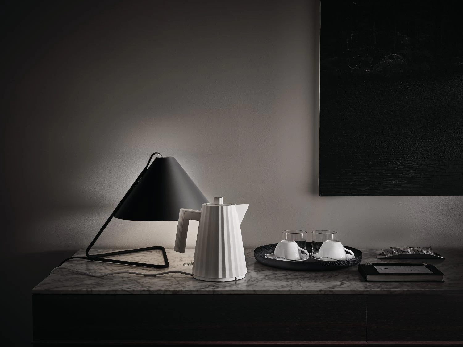 Alessi Waterkoker Plissé - Droogkookbeveiliging - Wit - Michele De Lucchi - 1 Liter - MDL06/1 W 4 Alessi Waterkoker Plissé - Droogkookbeveiliging - Wit - Michele De Lucchi - 1 Liter - MDL06/1 W - Afbeelding 2