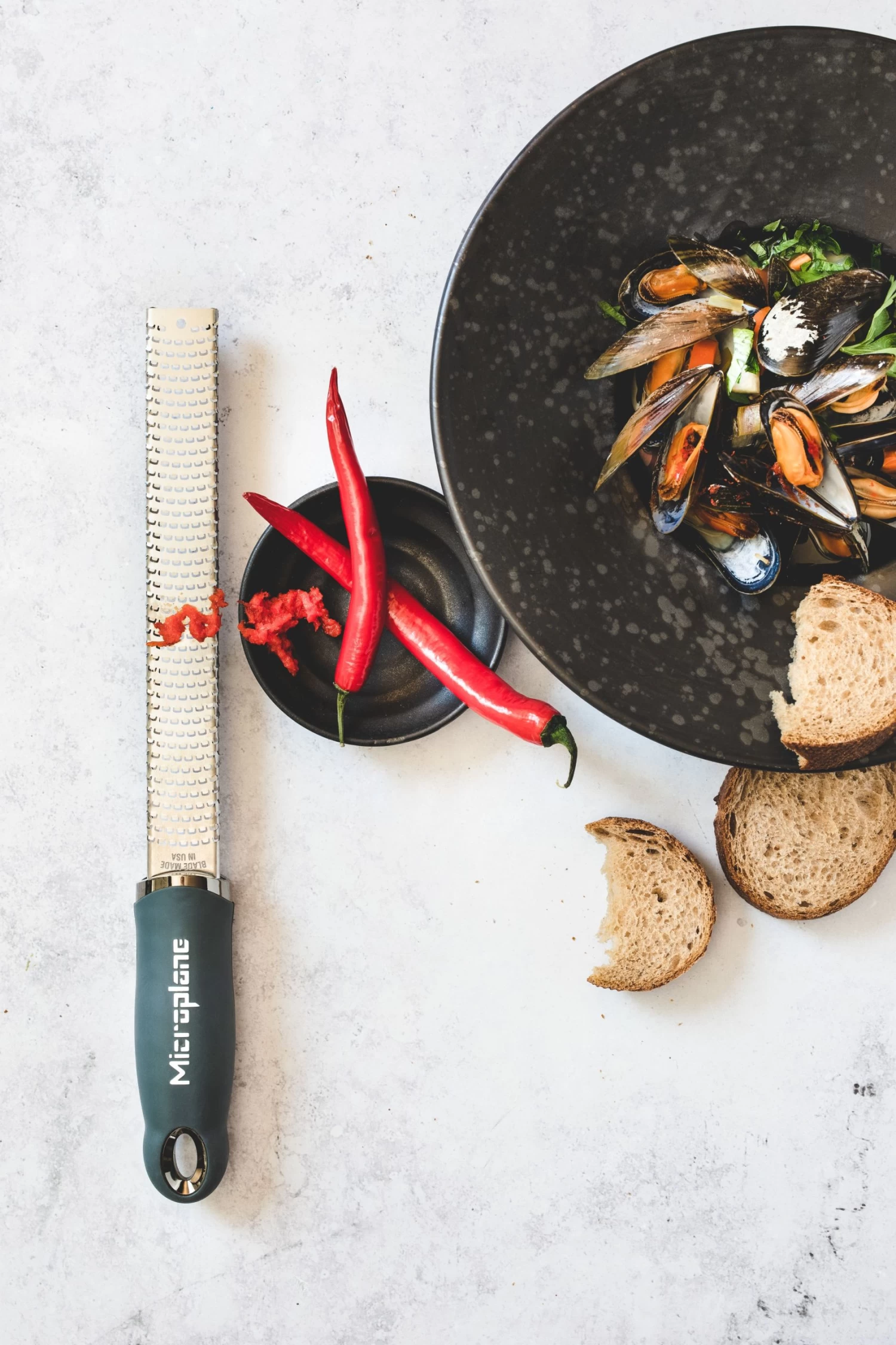 Microplane Rasp Premium Classic - Fijn - After Dark Grey 4 Microplane Rasp Premium Classic - Fijn - After Dark Grey - Afbeelding 2