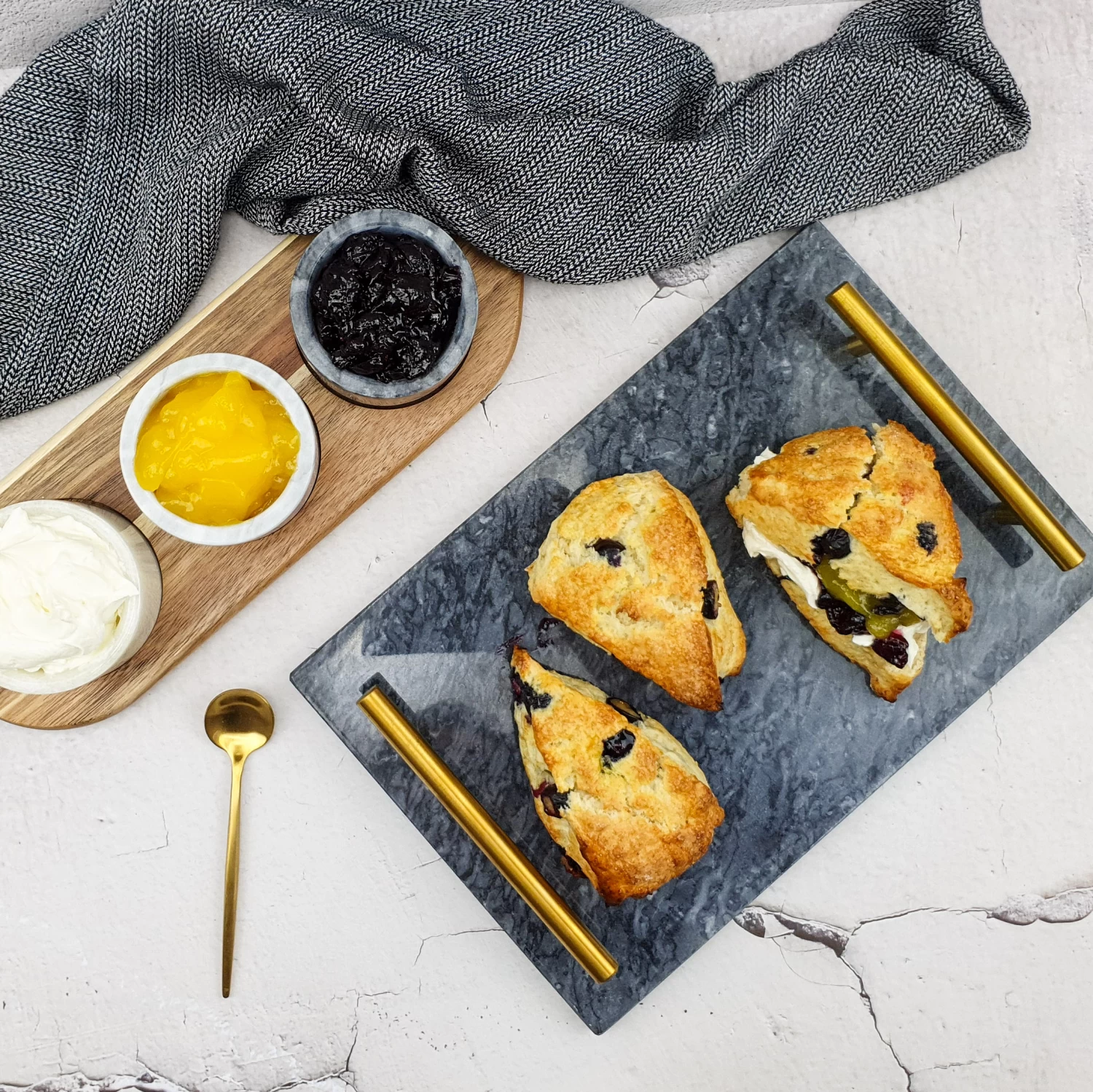 Jay Hill Dienblad - Met Handvatten - Marmer - Grijs - 30 X 20 Cm 7 Jay Hill Dienblad - Met Handvatten - Marmer - Grijs - 30 X 20 Cm - Afbeelding 5