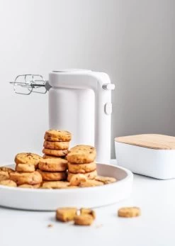 RIG TIG Rig-Tig Handmixer Foodie - 170 W - Wit -Keukenbenodigdheden Winkel Saffranskakor Rig Tig bakalite.se 2