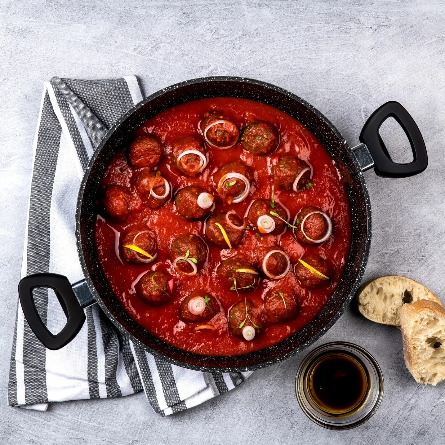 Westinghouse Hapjespan Black Marble - ø 28 Cm / 4.5 Liter - Standaard Anti-aanbaklaag 4 Westinghouse Hapjespan Black Marble - ø 28 Cm / 4.5 Liter - Standaard Anti-aanbaklaag - Afbeelding 2