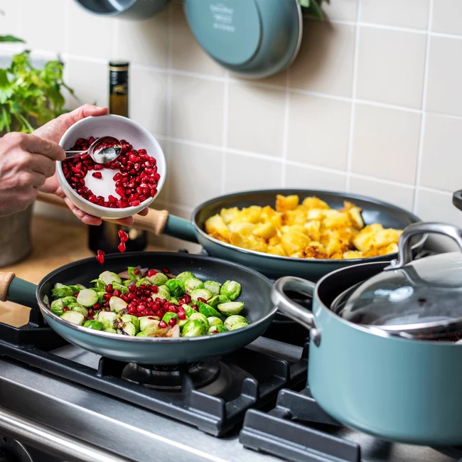 Greenpan Pannenset Met Keukenhulpjes Mayflower - 4 Delige Set 6 Greenpan Pannenset Met Keukenhulpjes Mayflower - 4 Delige Set - Afbeelding 4