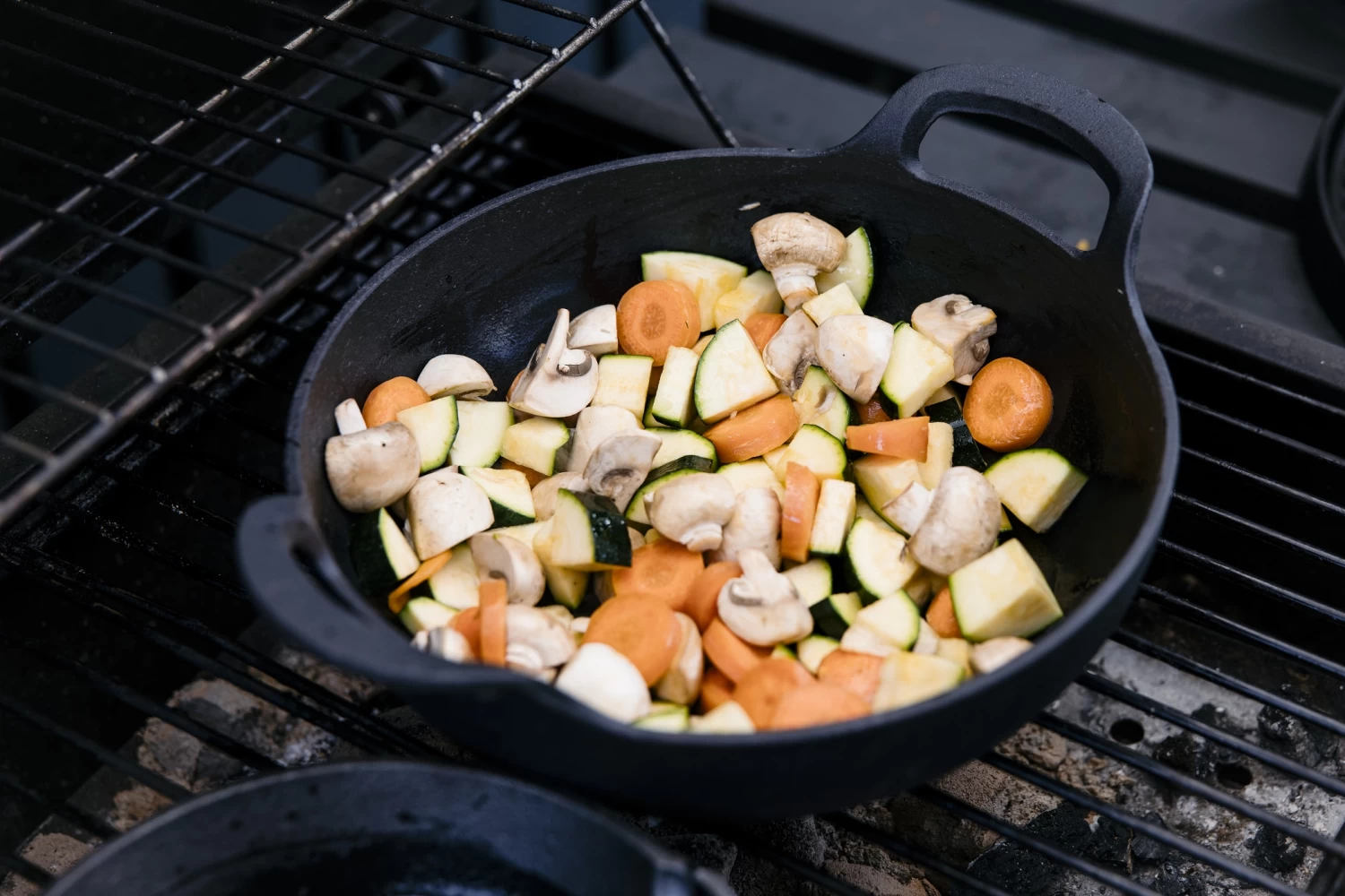 Blackwell Balti Dish - Gietijzer - Zwart - ø 25 Cm / 2.7 Liter 7 Blackwell Balti Dish - Gietijzer - Zwart - ø 25 Cm / 2.7 Liter - Afbeelding 5