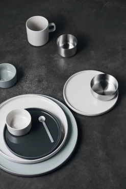 Blomus Schenkkan Pilare - Mirage Grey - 1 Liter -Keukenbenodigdheden Winkel blomus MIO servies 25