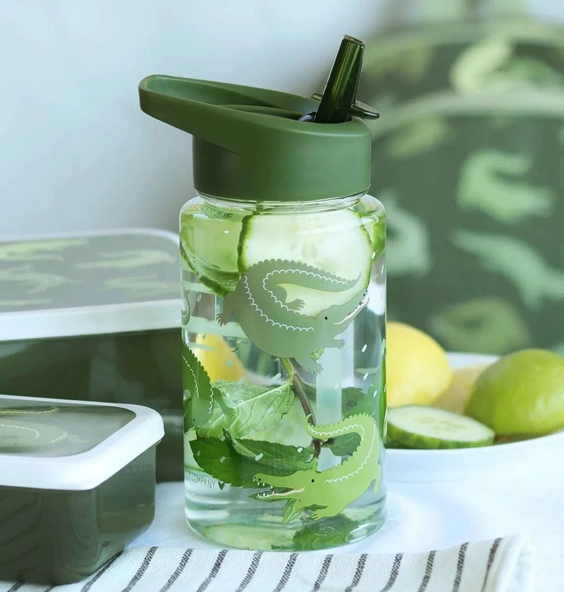 A Little Lovely Company Drinkfles / Waterfles - Krokodillen 4 A Little Lovely Company Drinkfles / Waterfles - Krokodillen - Afbeelding 2