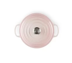 Le Creuset Braadpan Signature - Shell Pink - ø 24 Cm / 4.2 Liter -Keukenbenodigdheden Winkel le creuset sginature braadpan shell pink 24cm 1