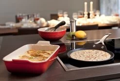 Le Creuset Pannenkoekenpan Les Forgées TNS - ø 24 Cm - Standaard Anti-aanbaklaag -Keukenbenodigdheden Winkel le creuset pannenkoekenpan sfeer 1