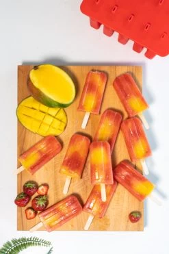 Sareva IJsjesmaker - 10 Ijsjes - Rood - Siliconen - Easy Release - Herbruikbaar -Keukenbenodigdheden Winkel sareva ijsjesmaker 1